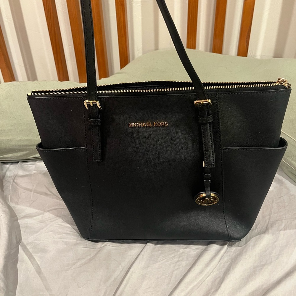MICHAEL Michael Kors Jet Set Bag - Picture 9 of 14